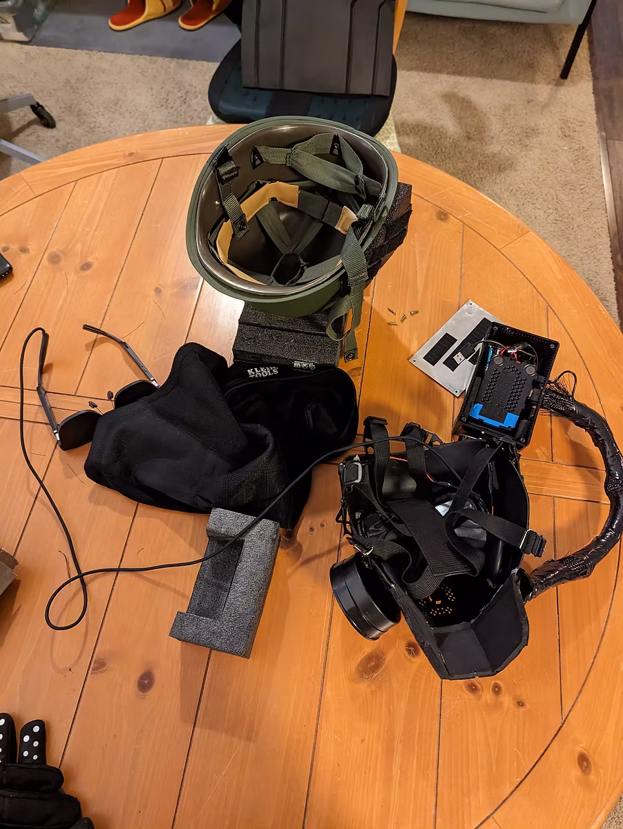 Complete helmet with all electronics